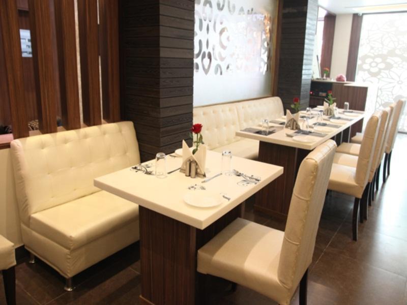 Hotel Poonam Plaza 阿格拉 外观 照片