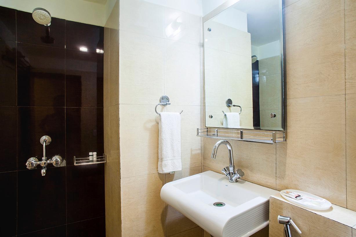 Hotel Poonam Plaza 阿格拉 外观 照片