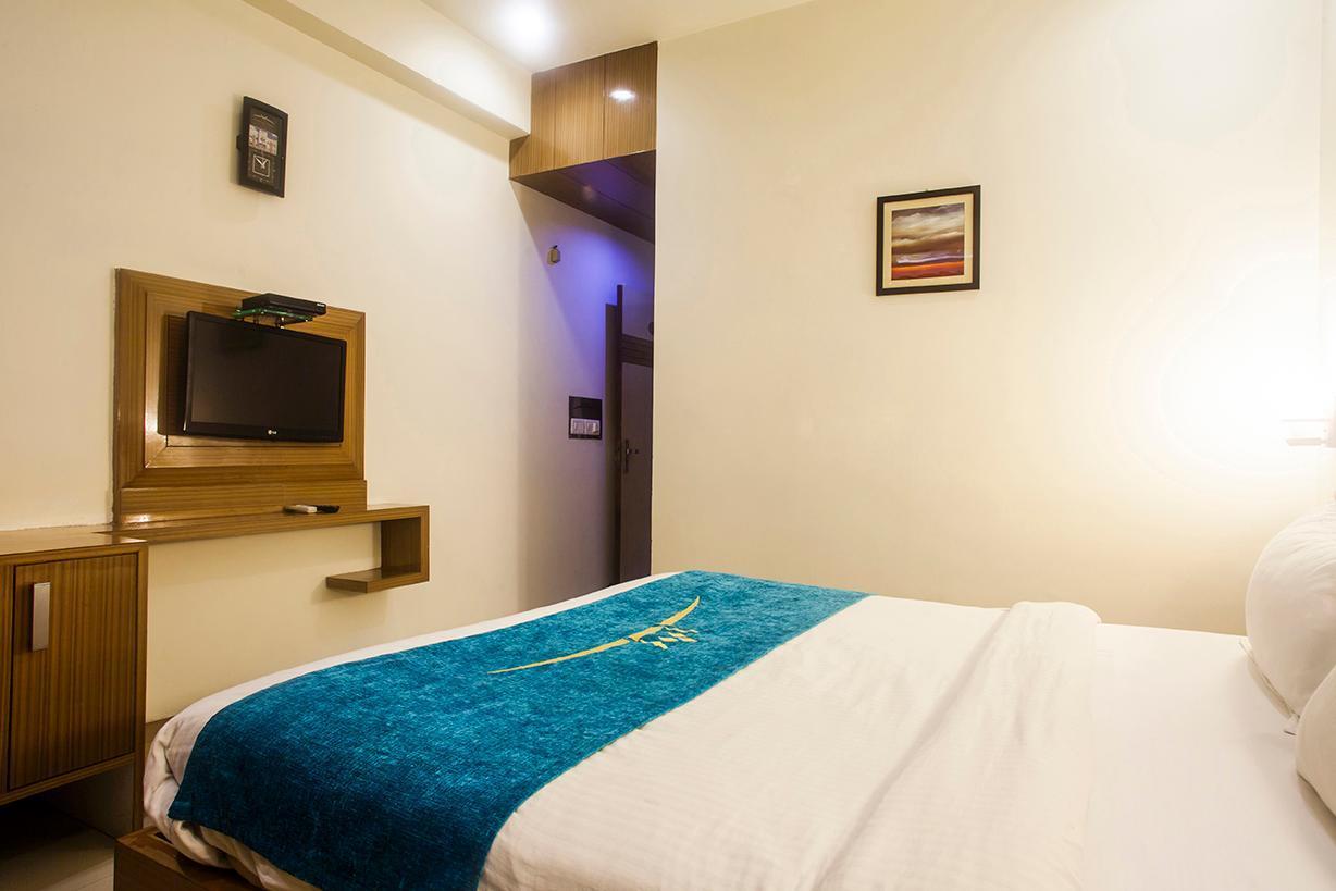 Hotel Poonam Plaza 阿格拉 外观 照片