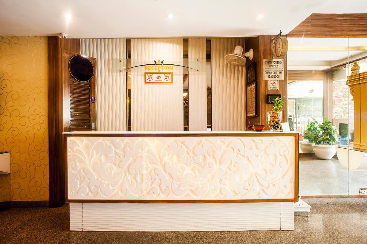 Hotel Poonam Plaza 阿格拉 外观 照片
