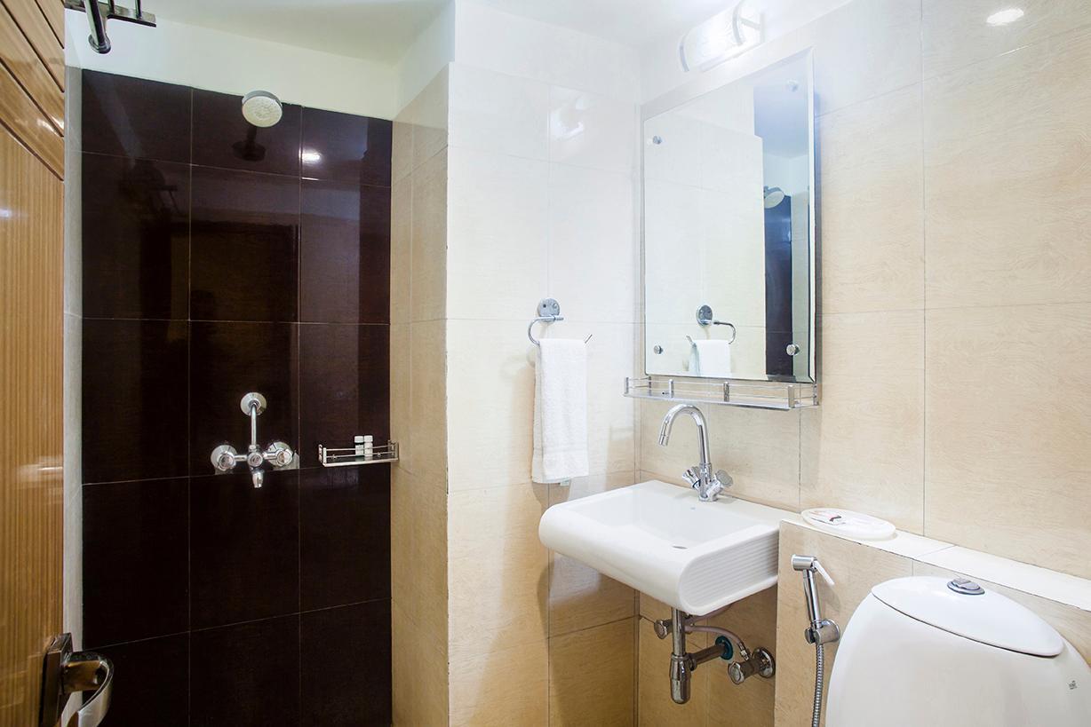 Hotel Poonam Plaza 阿格拉 外观 照片