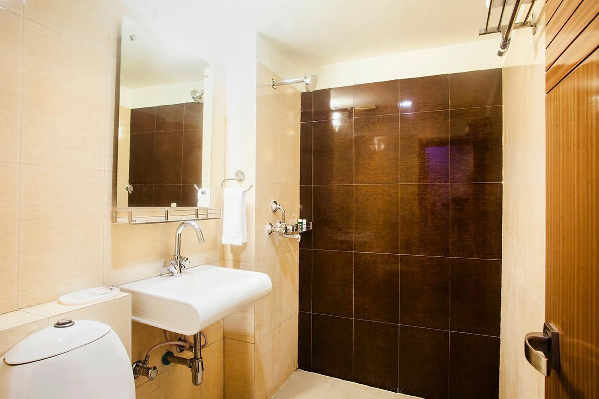 Hotel Poonam Plaza 阿格拉 外观 照片