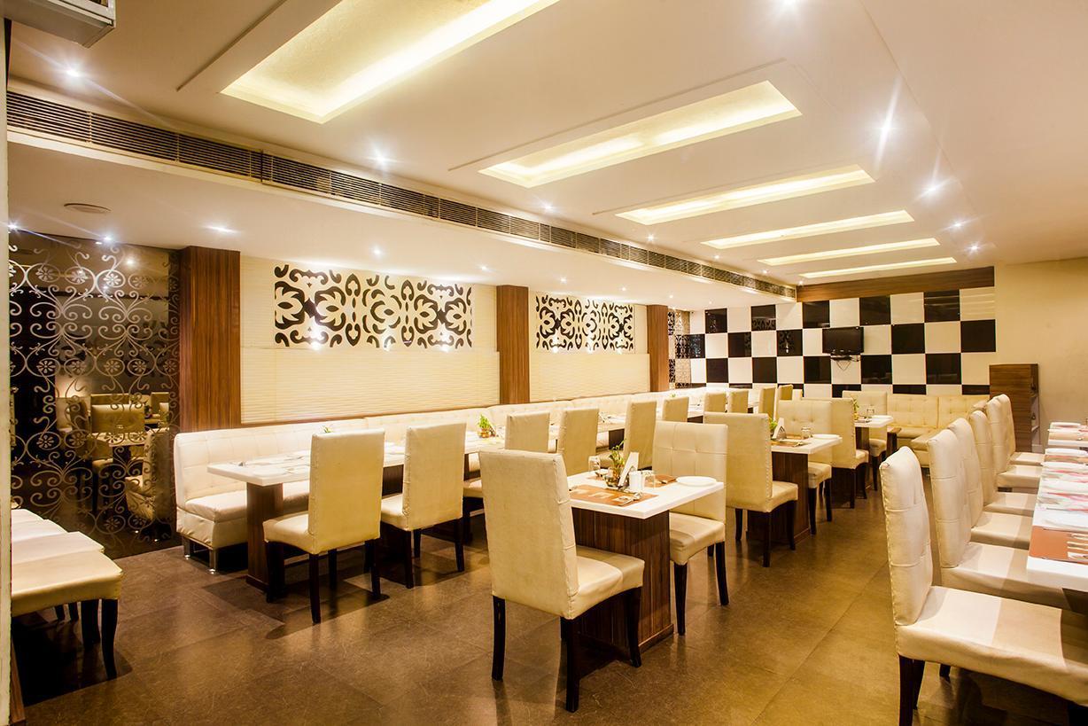 Hotel Poonam Plaza 阿格拉 外观 照片