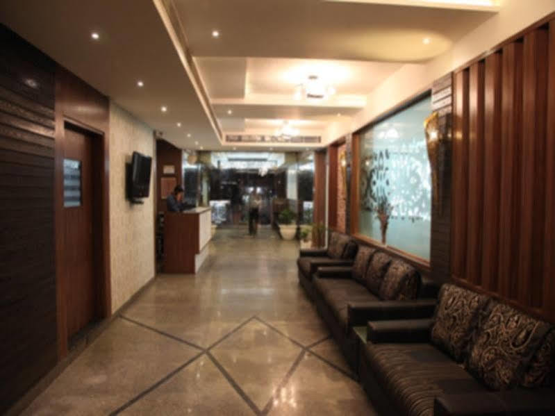 Hotel Poonam Plaza 阿格拉 外观 照片